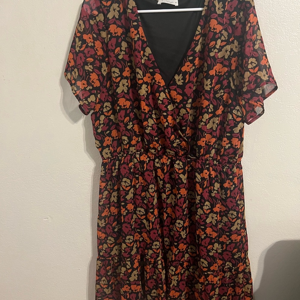 Kaileigh Floral Dress-Dress hits around knees